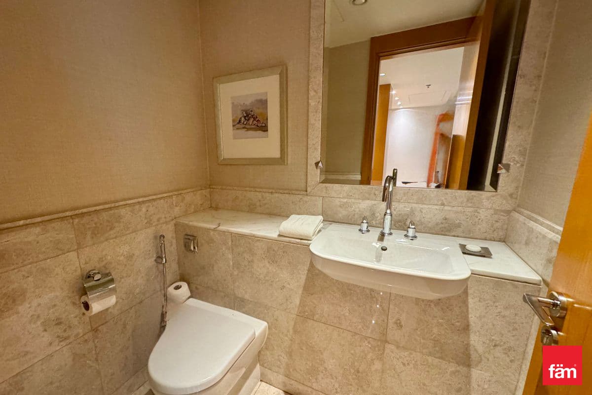 1 bedroom apartment in The Ritz-Carlton - DIFC, photograph 9 of 11