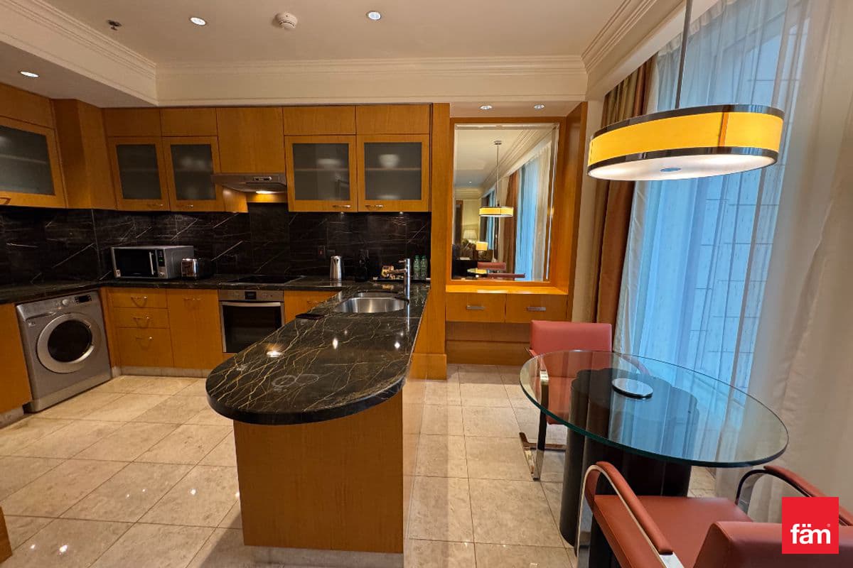 1 bedroom apartment in The Ritz-Carlton - DIFC, photograph 2 of 11