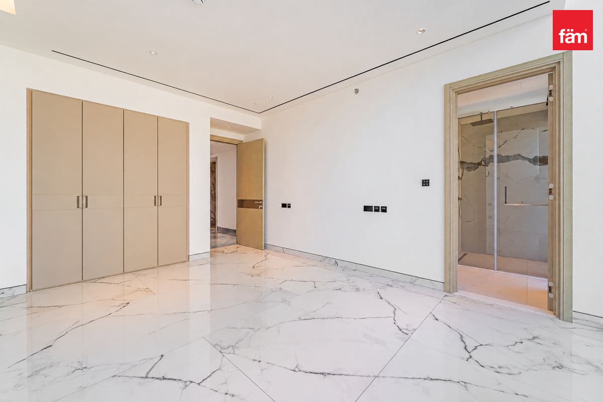 4 bedroom apartment in The S Tower, photograph 11 of 16