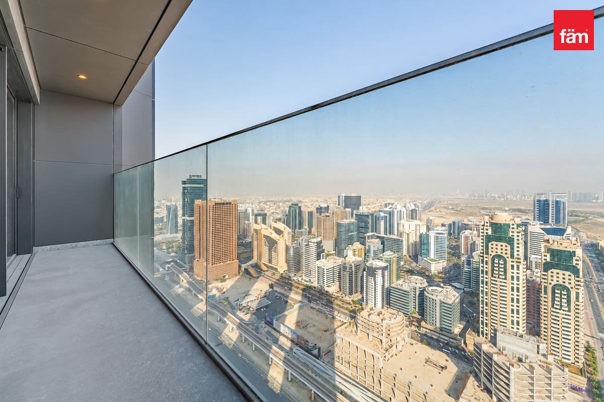 4 bedroom apartment in The S Tower, photograph 16 of 16
