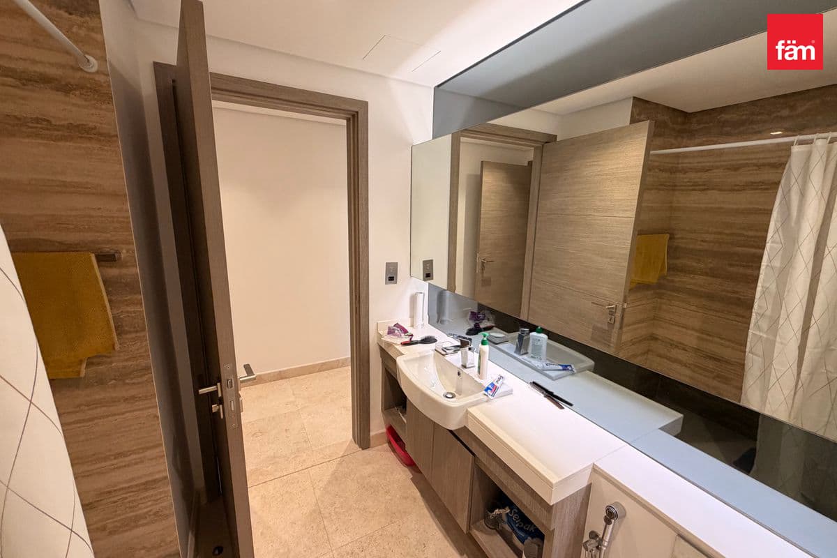 4 bedroom apartment in The Sterling West House, photograph 13 of 20
