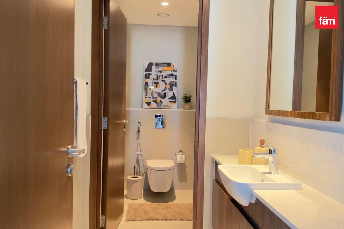 3 bedroom apartment in VIDA Residences Creek Beach, photograph 6 of 12