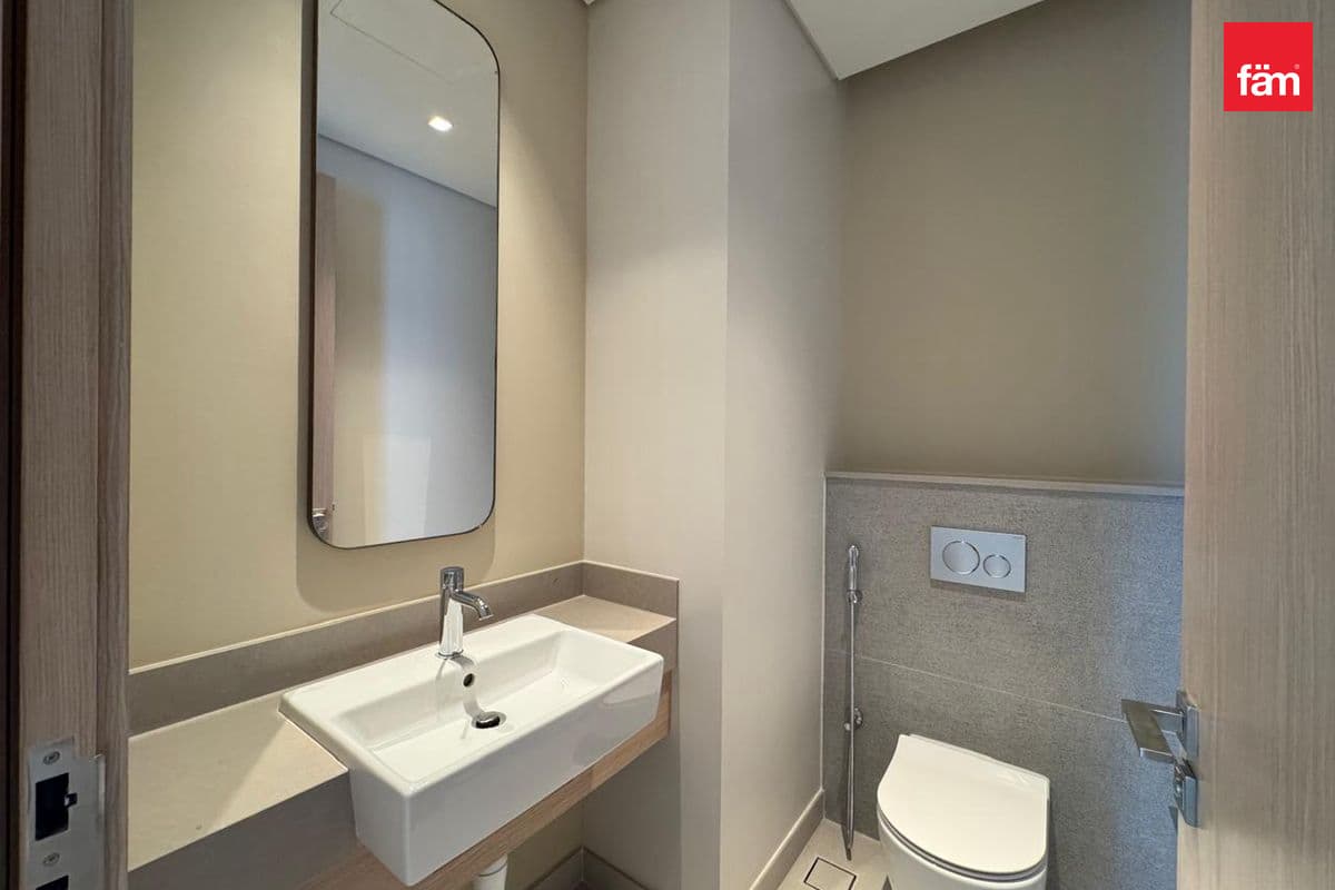 2 bedroom apartment in Vida Dubai Mall Tower 2, photograph 10 of 13