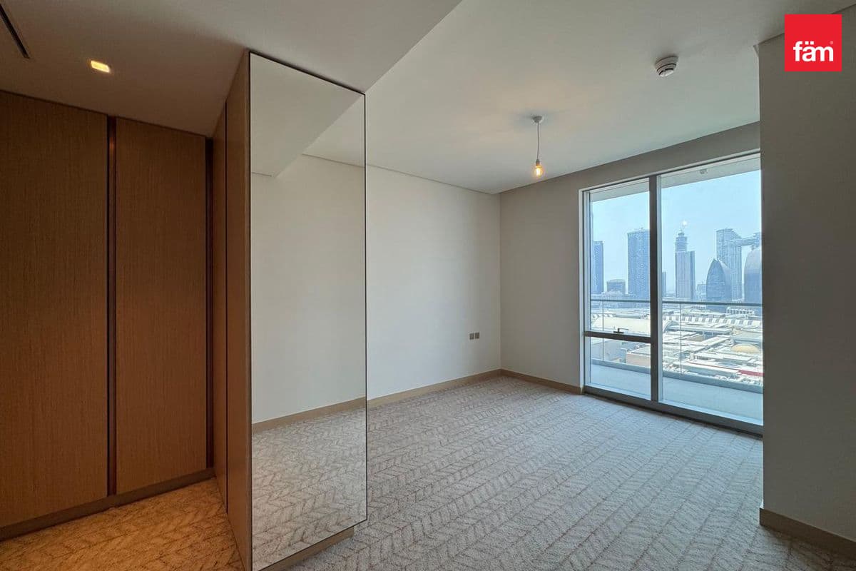 2 bedroom apartment in Vida Dubai Mall Tower 2, photograph 2 of 13