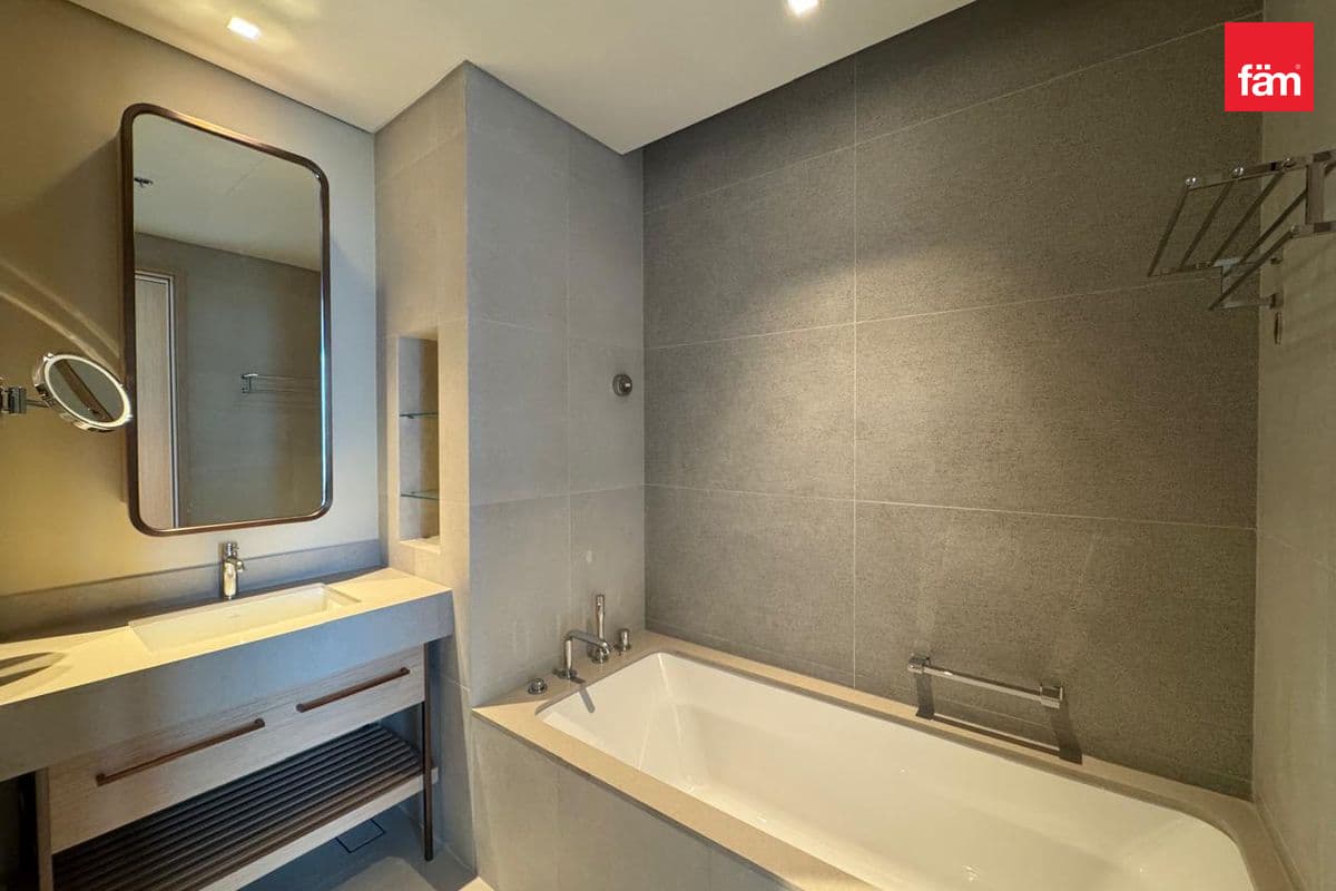 2 bedroom apartment in Vida Dubai Mall Tower 2, photograph 12 of 13