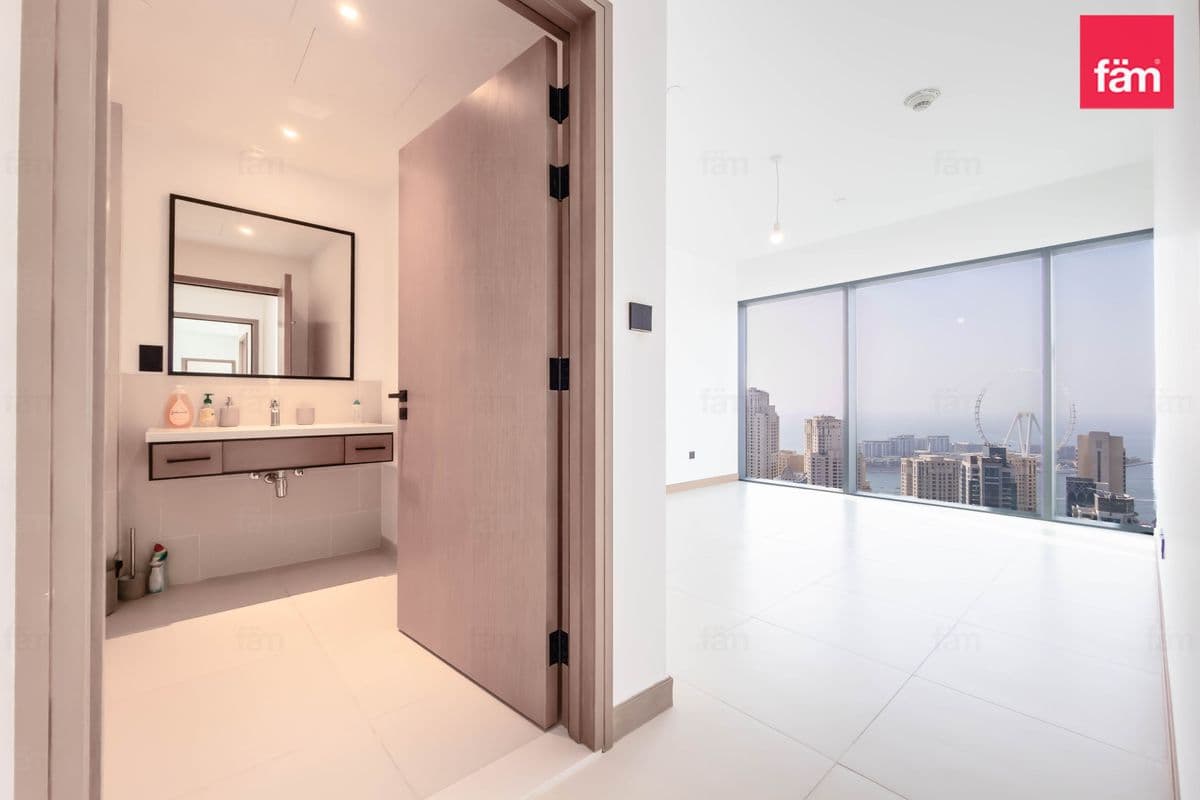 3 bedroom apartment in Vida Residences Dubai Marina, photograph 12 of 20