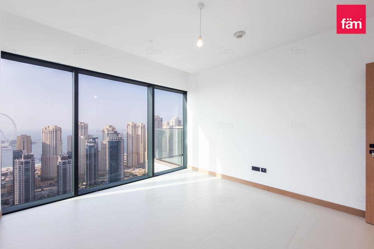 3 bedroom apartment in Vida Residences Dubai Marina, photograph 1 of 20