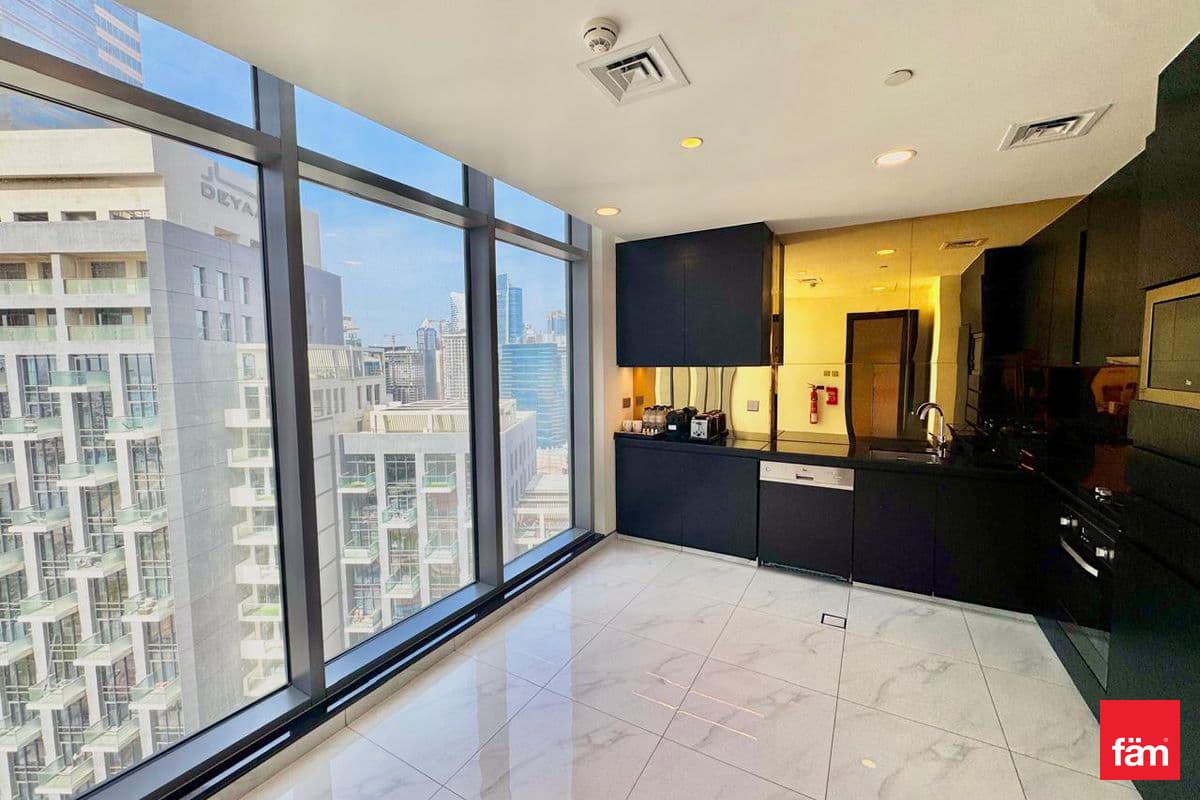 3 bedroom hotel apartment in Millennium Atria, photograph 3 of 20