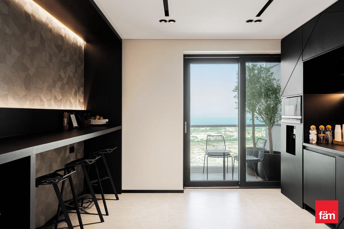 office in API Trio Tower, photograph 11 of 12