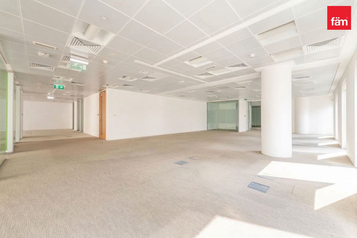 office in Al Fattan Currency House, photograph 4 of 11
