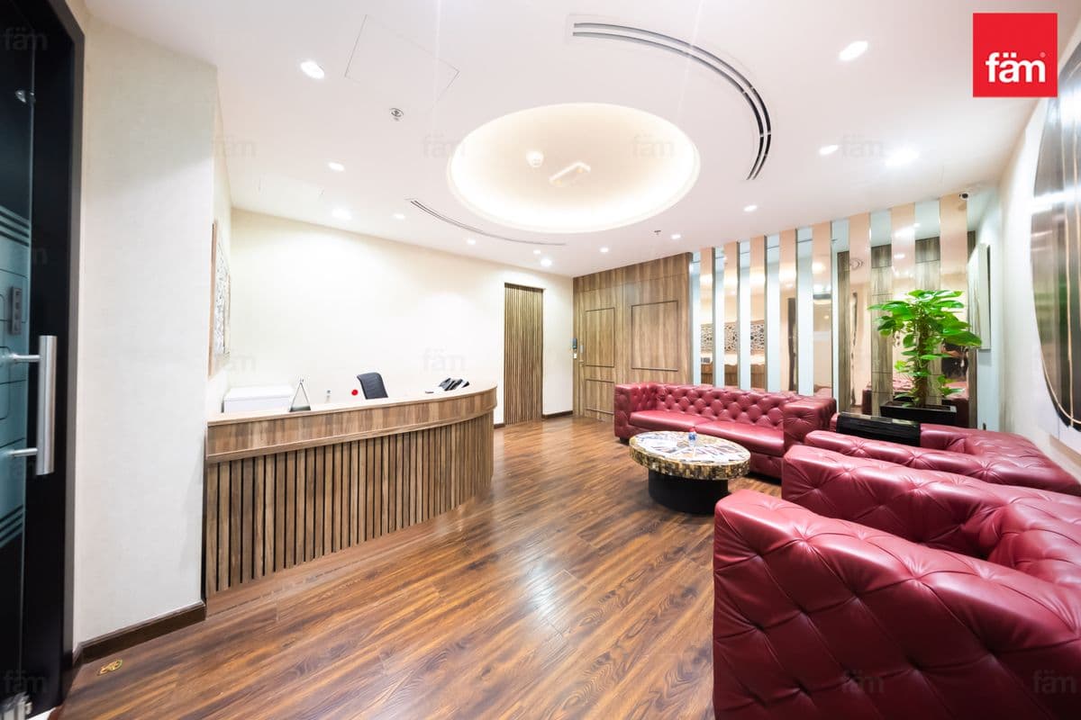 office in Anantara Downtown Business Tower, photograph 2 of 20