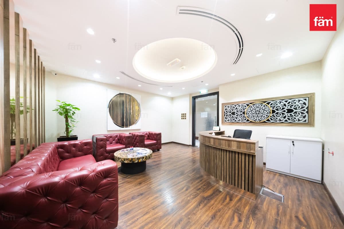 office in Anantara Downtown Business Tower, photograph 1 of 20