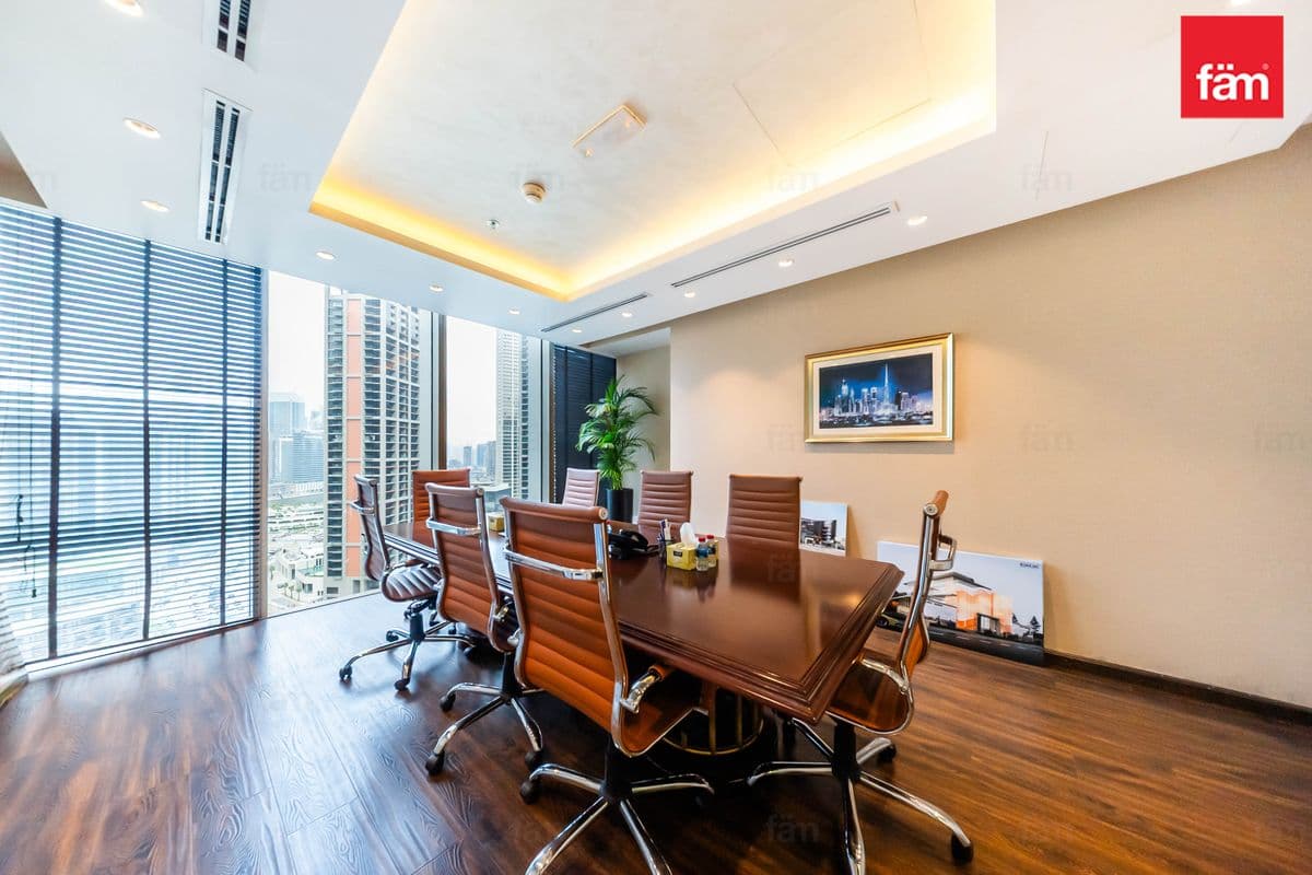 office in Anantara Downtown Business Tower, photograph 5 of 20