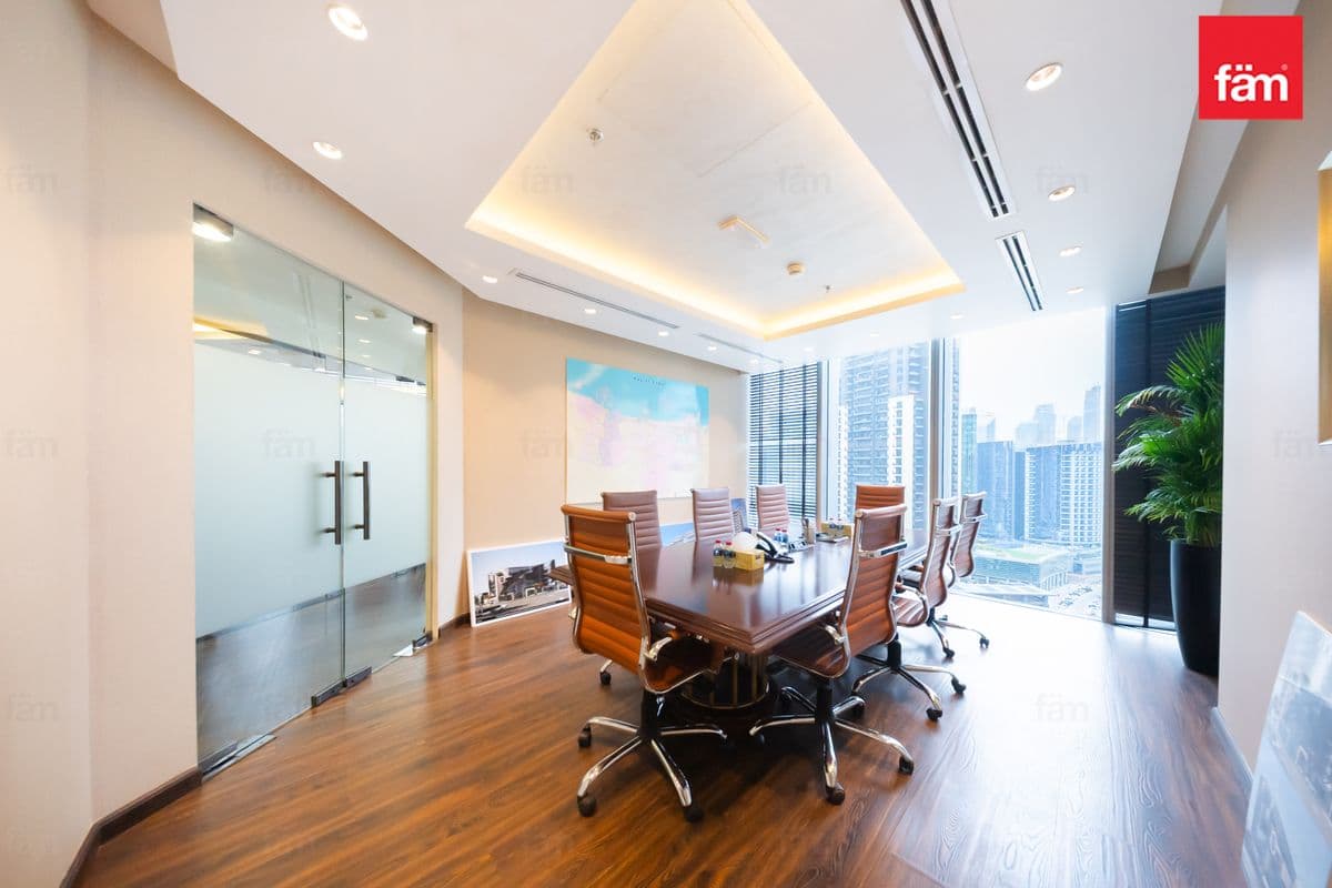 office in Anantara Downtown Business Tower, photograph 12 of 20