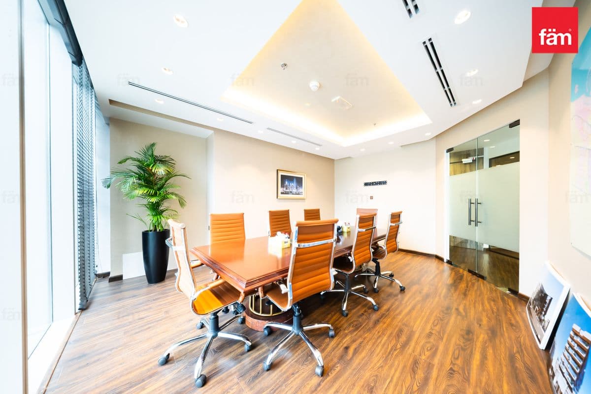 office in Anantara Downtown Business Tower, photograph 16 of 20