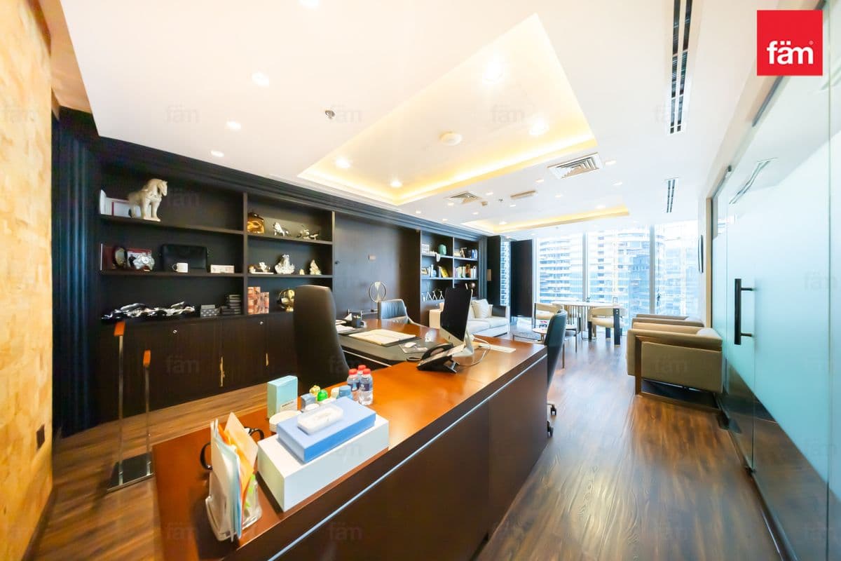 office in Anantara Downtown Business Tower, photograph 15 of 20