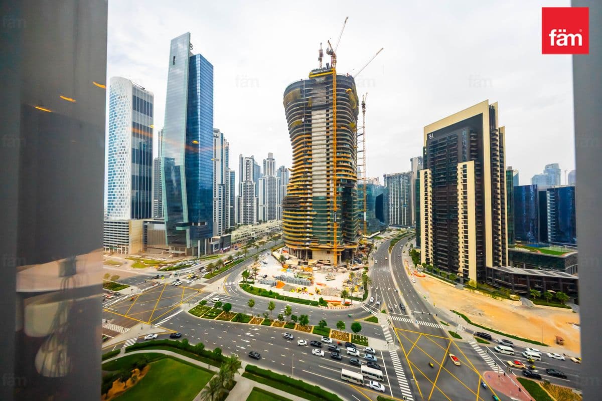 office in Anantara Downtown Business Tower, photograph 14 of 20