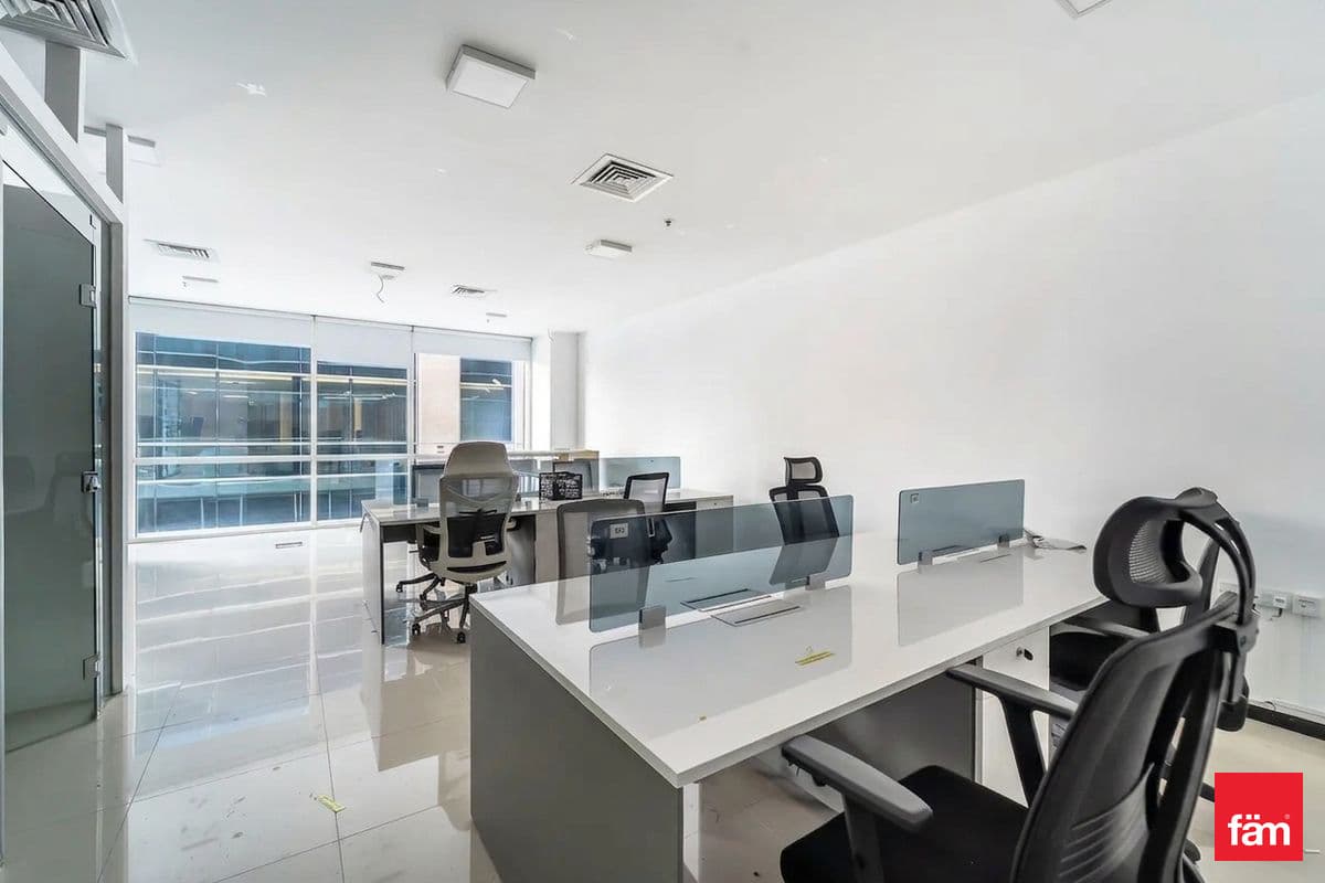 Office in Bay Square 7