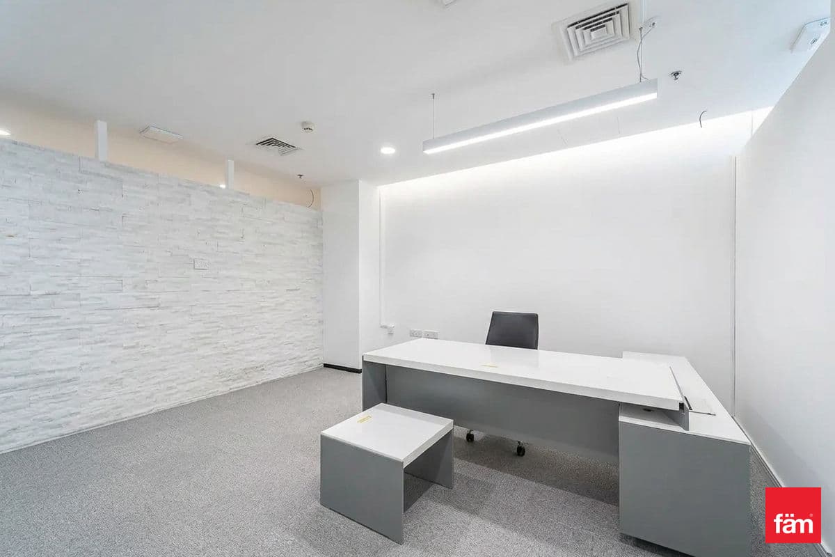 office in Bay Square 7, photograph 5 of 13