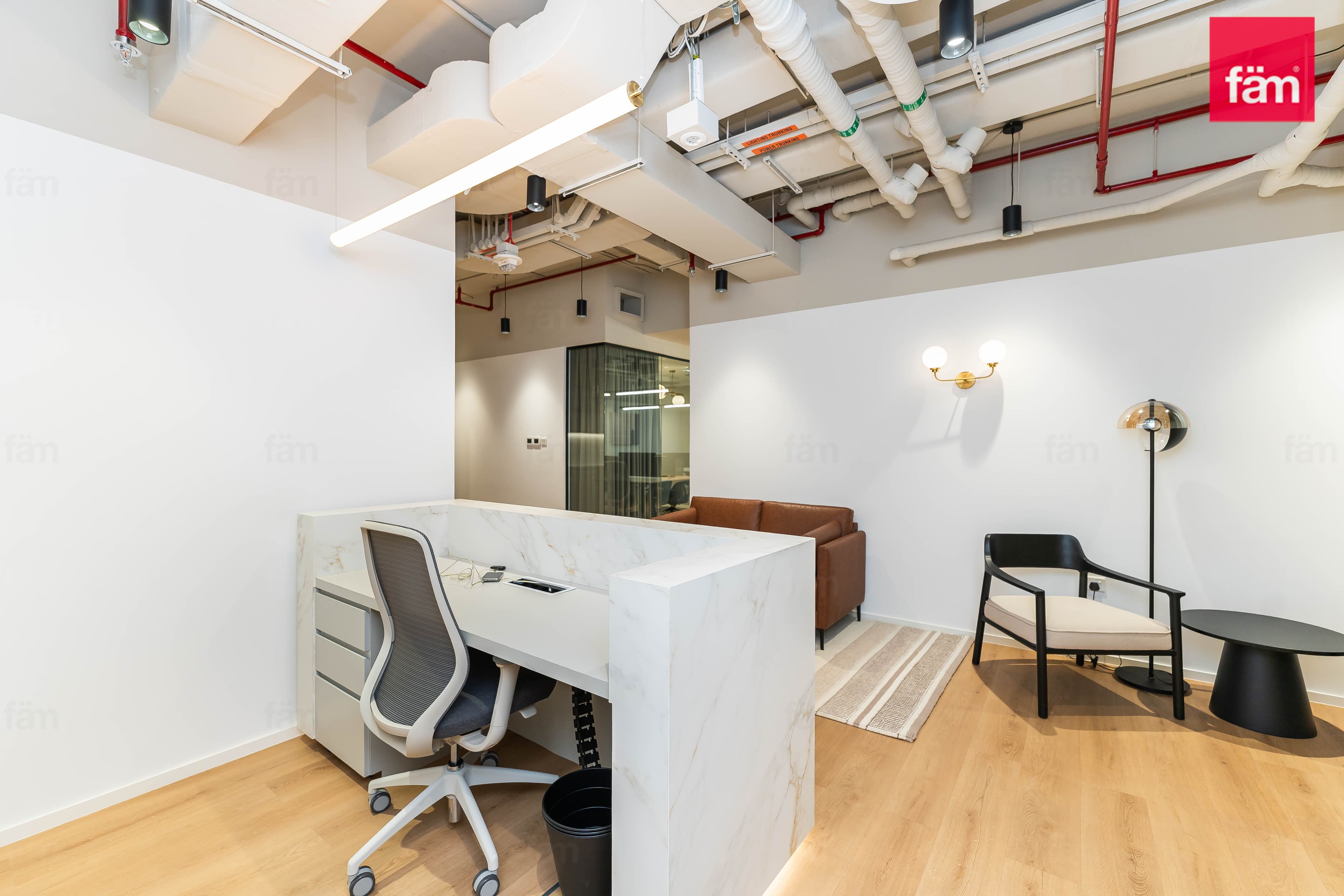 office in Burj Al Salam, photograph 3 of 15