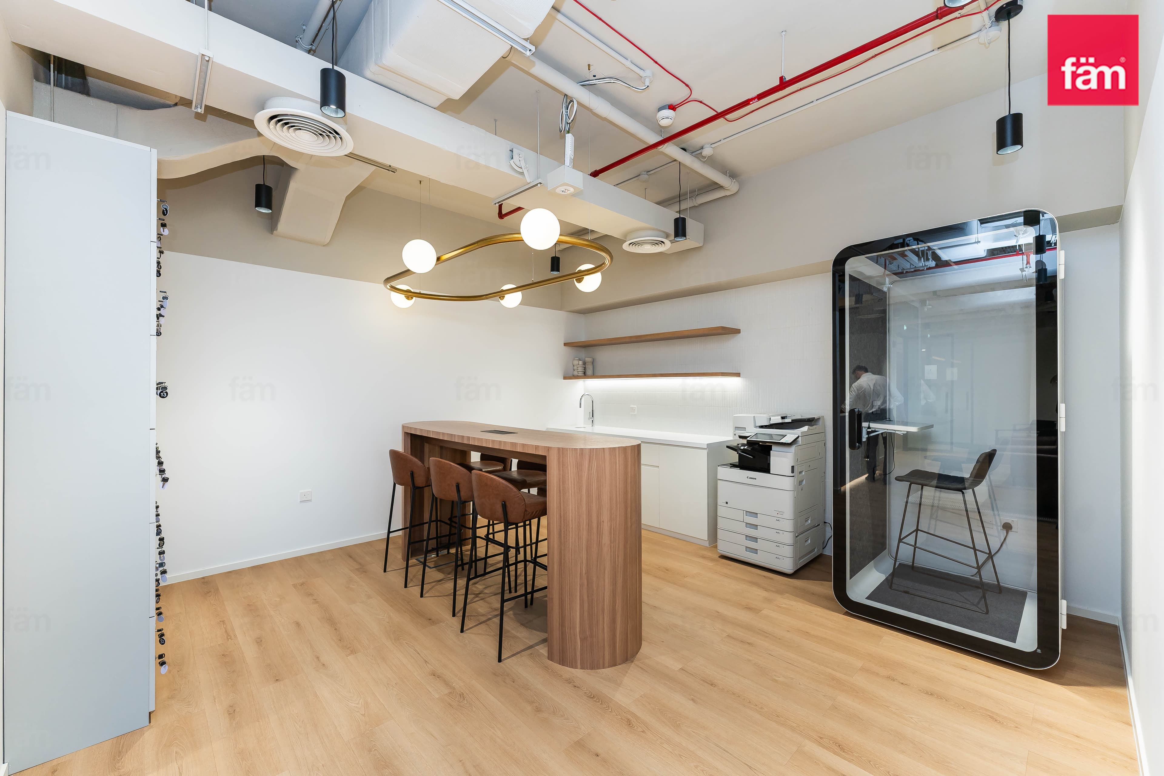 office in Burj Al Salam, photograph 12 of 15