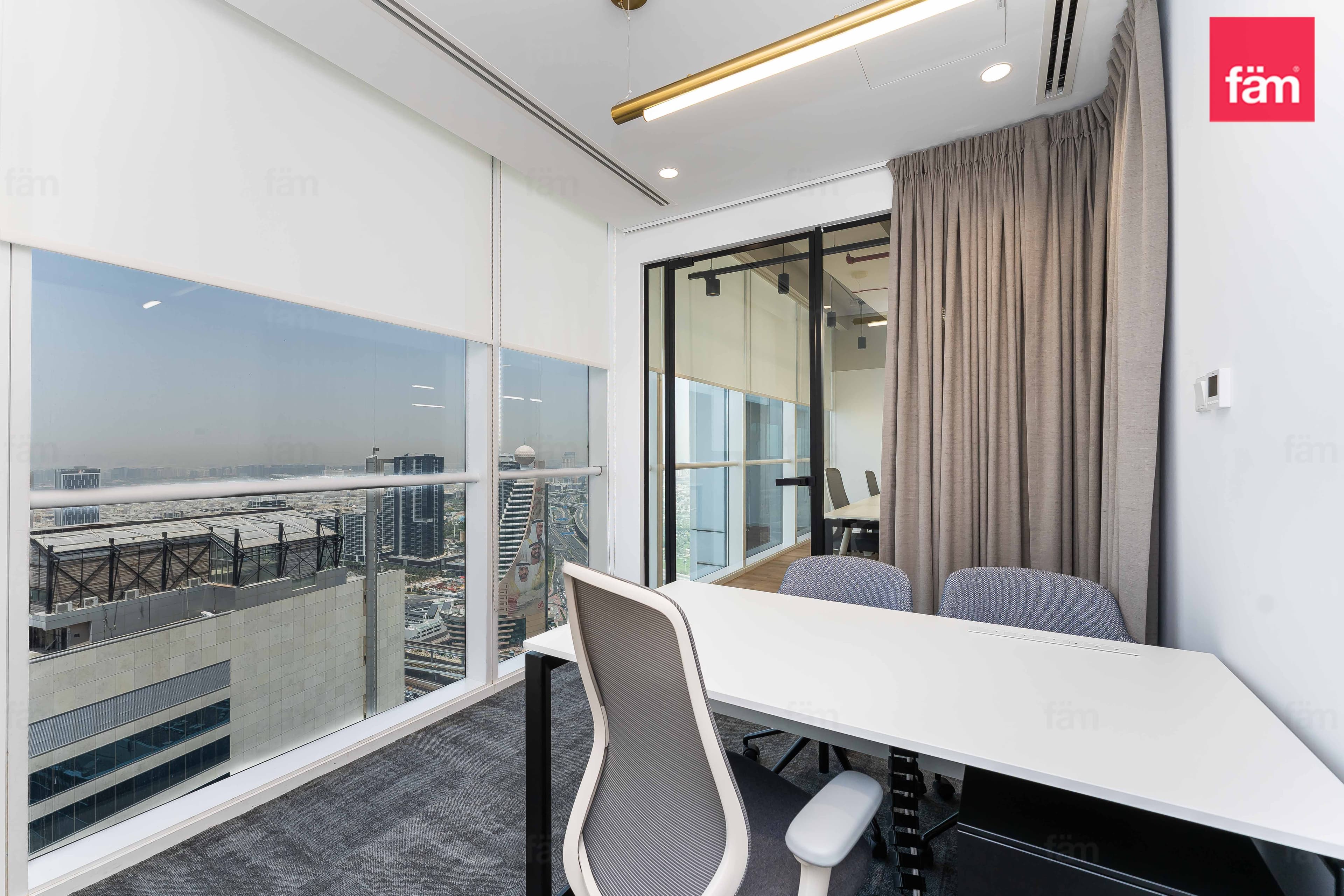 office in Burj Al Salam, photograph 14 of 15