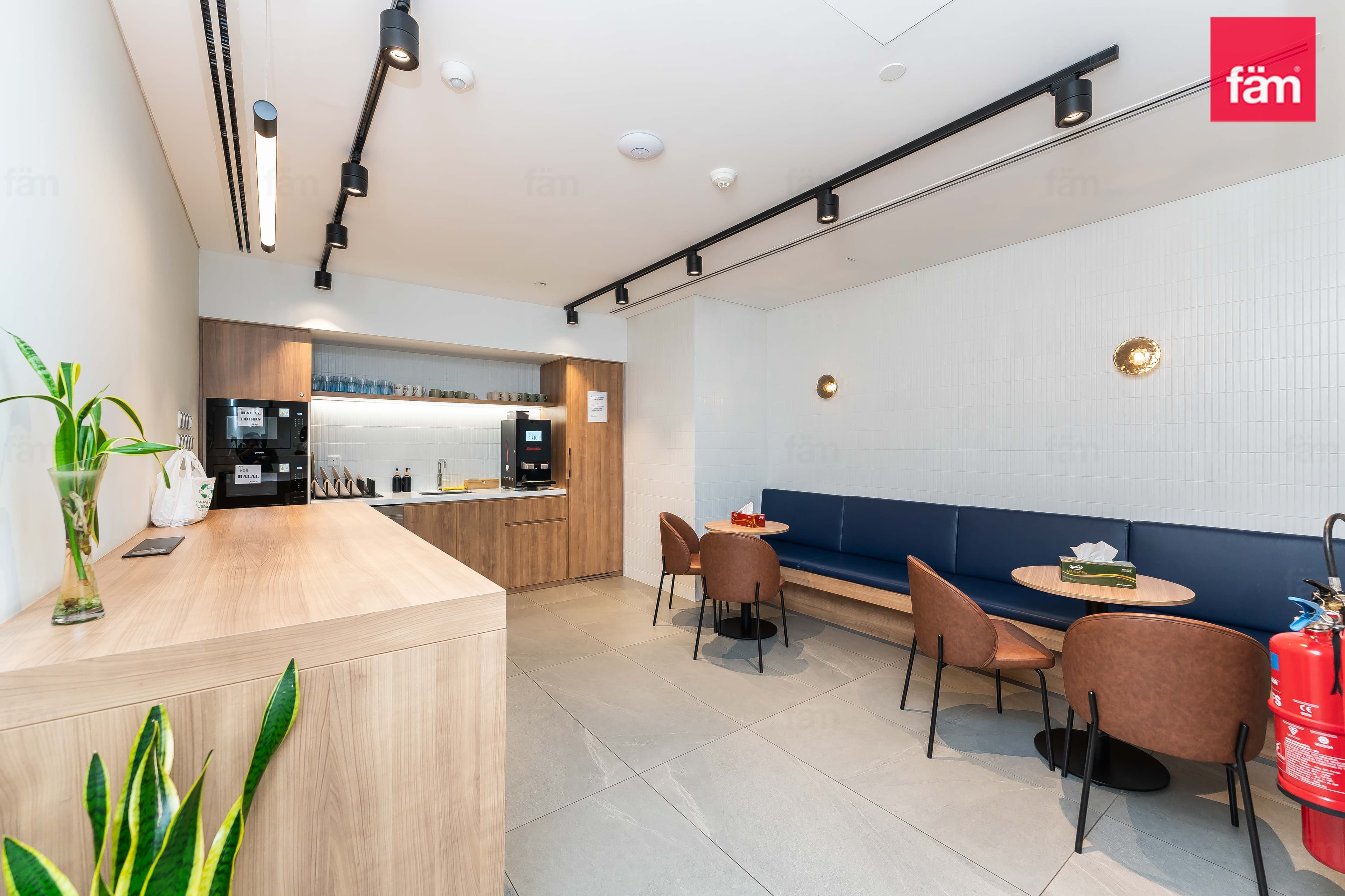 office in Burj Al Salam, photograph 10 of 15
