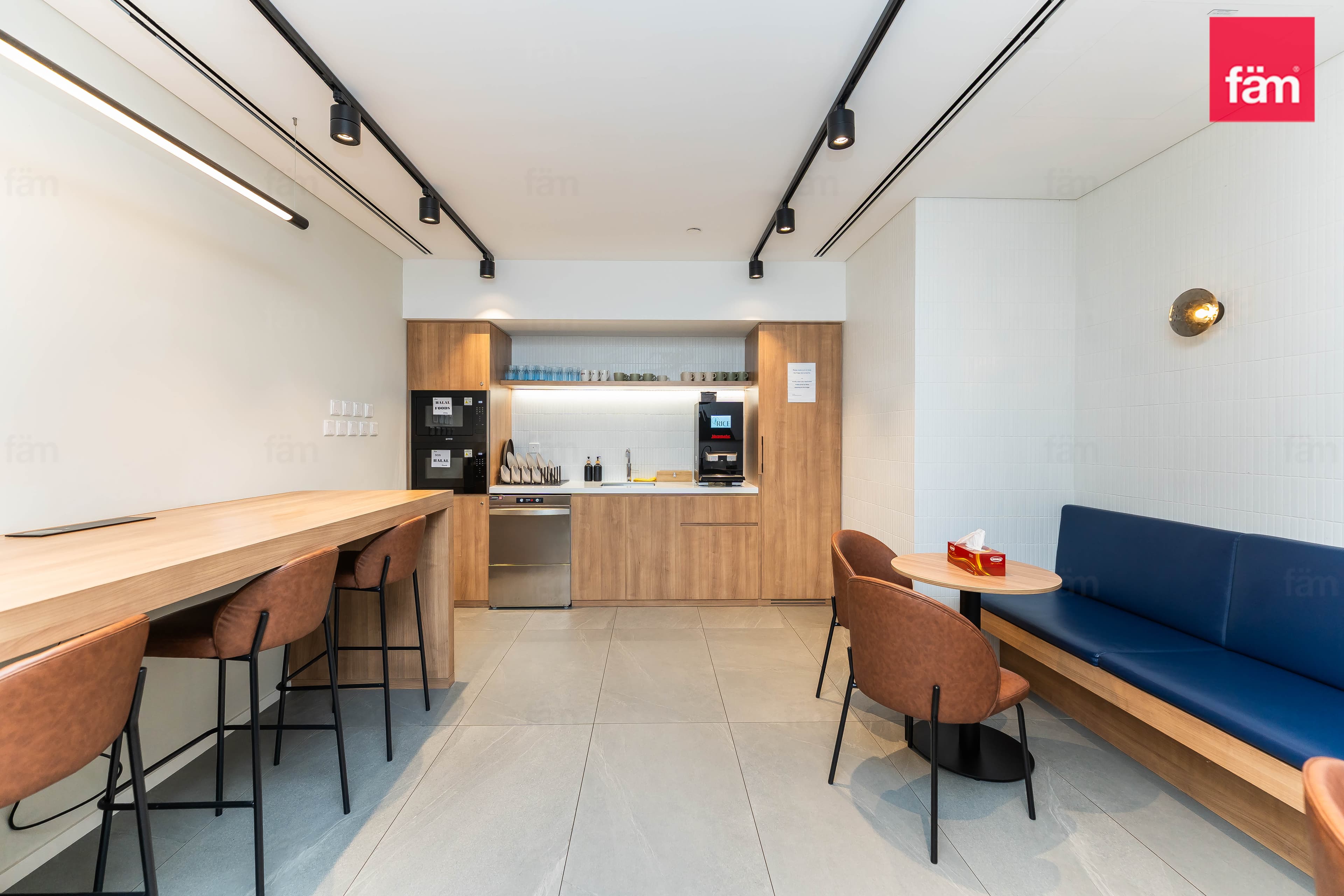office in Burj Al Salam, photograph 11 of 15