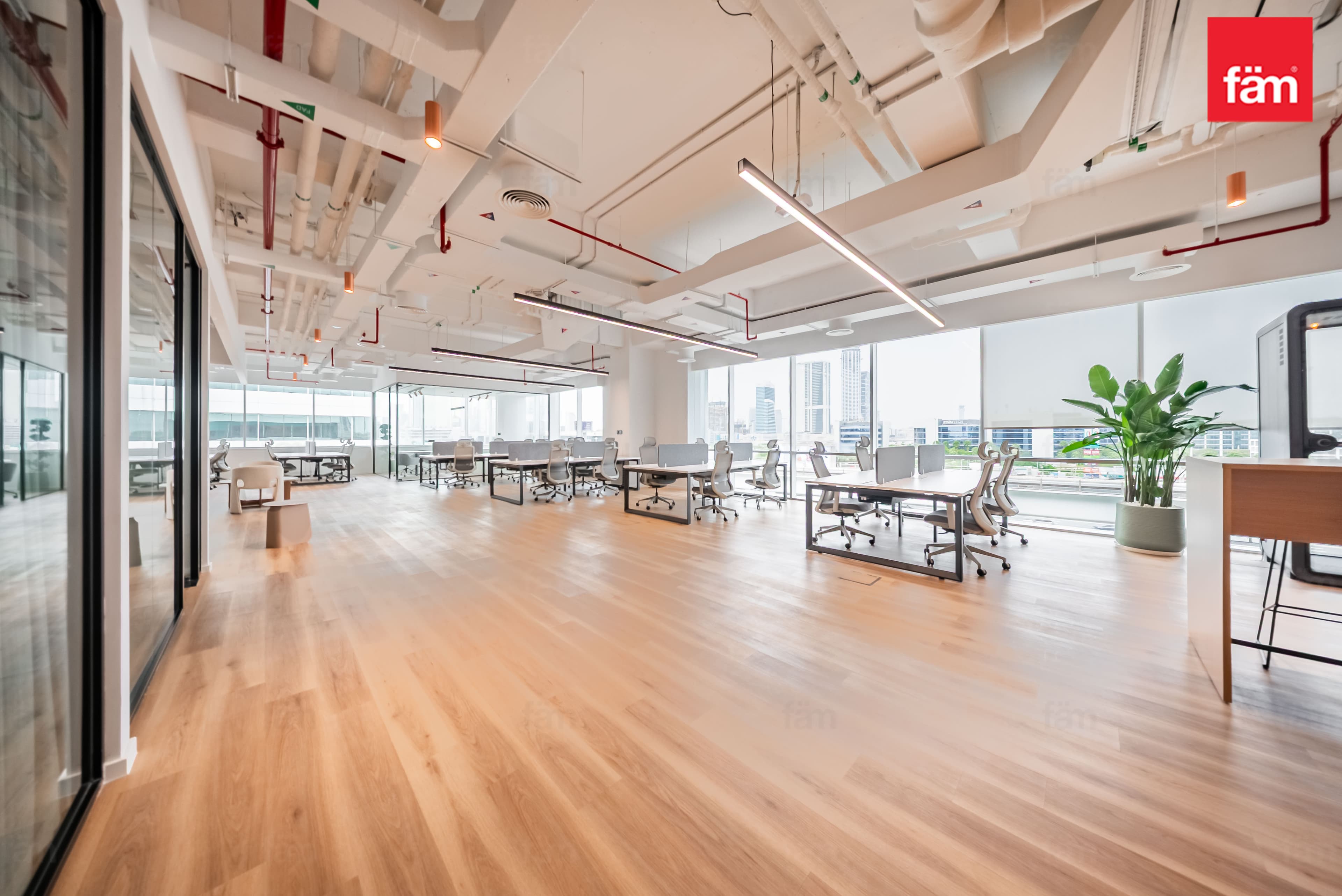 office in Emaar Business Park Building 3, photograph 2 of 20