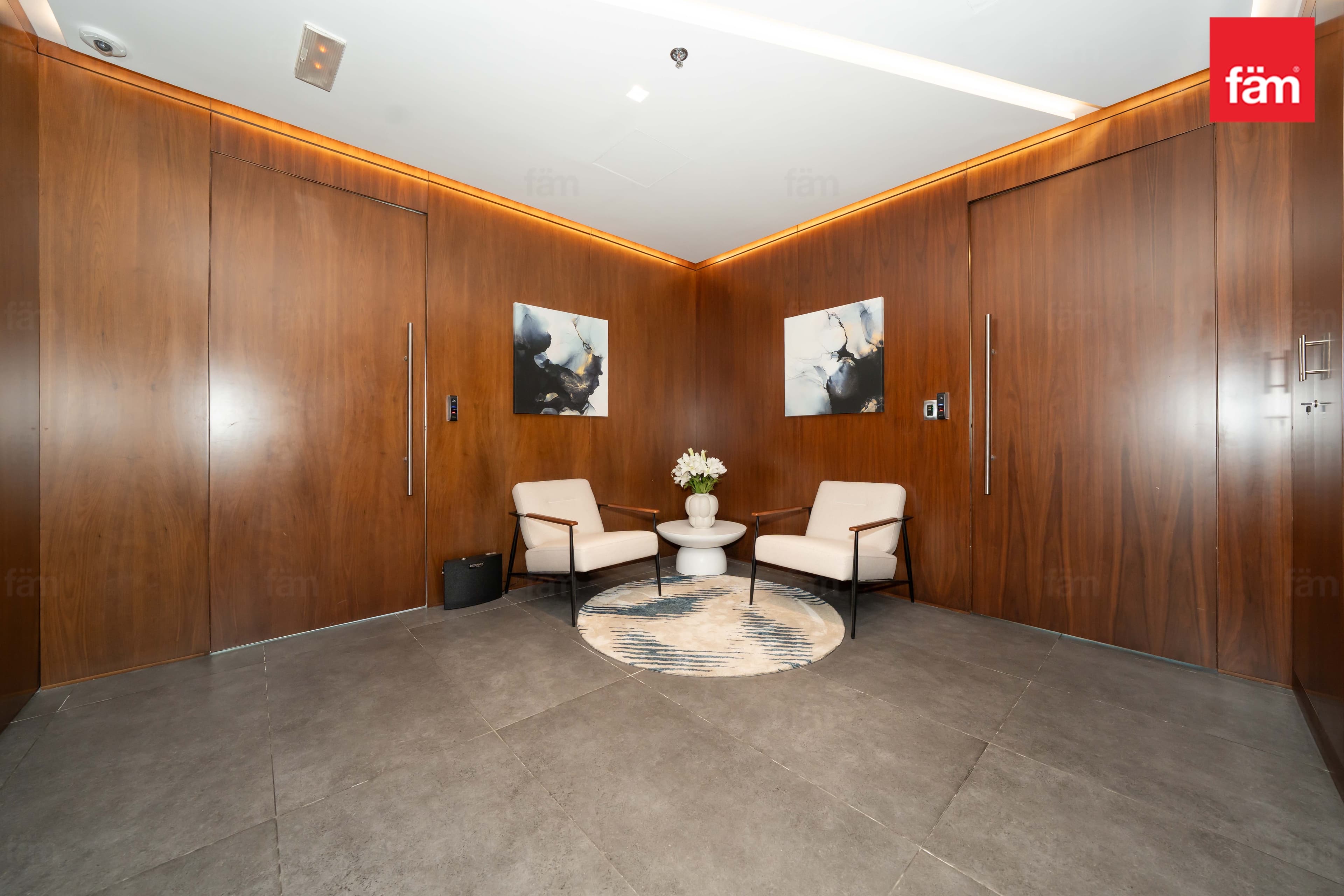 office in Emirates Financial Towers South Tower, photograph 12 of 20