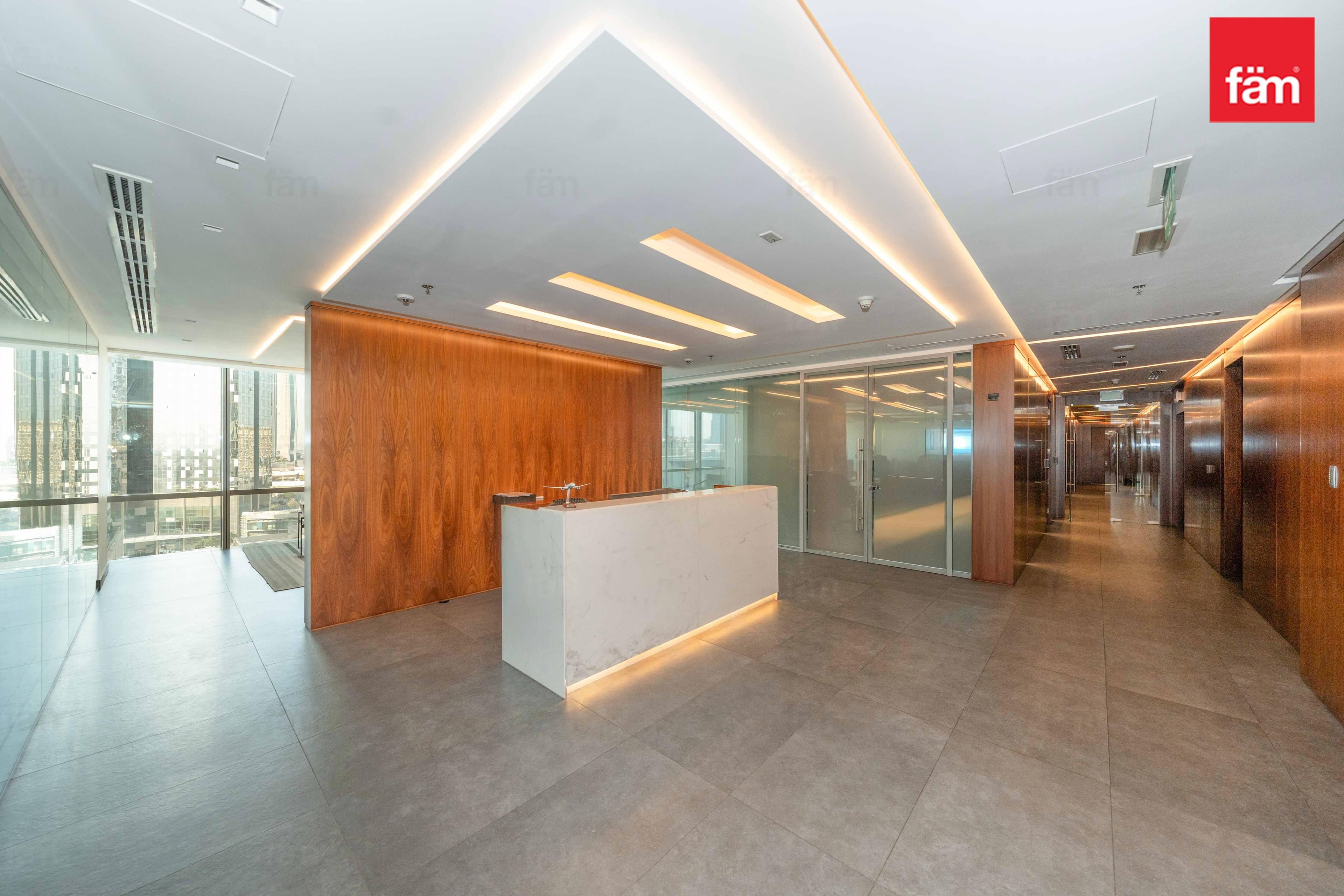 office in Emirates Financial Towers South Tower, photograph 5 of 20