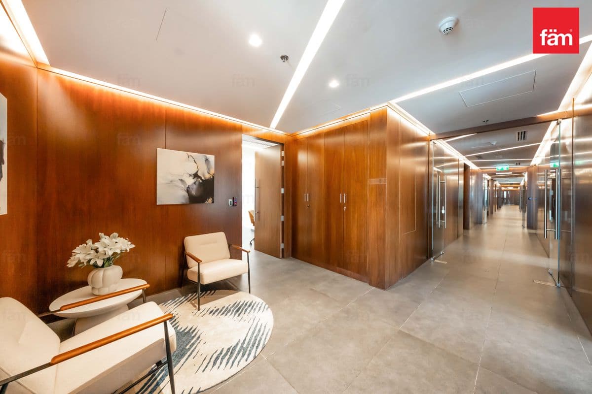 office in Emirates Financial Towers South Tower, photograph 13 of 20