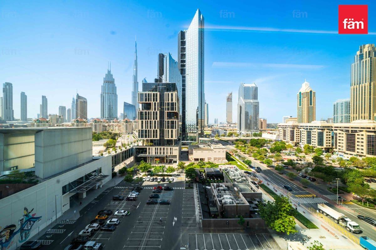 office in Emirates Financial Towers South Tower, photograph 20 of 20