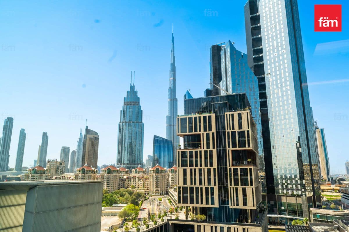 office in Emirates Financial Towers South Tower, photograph 17 of 20