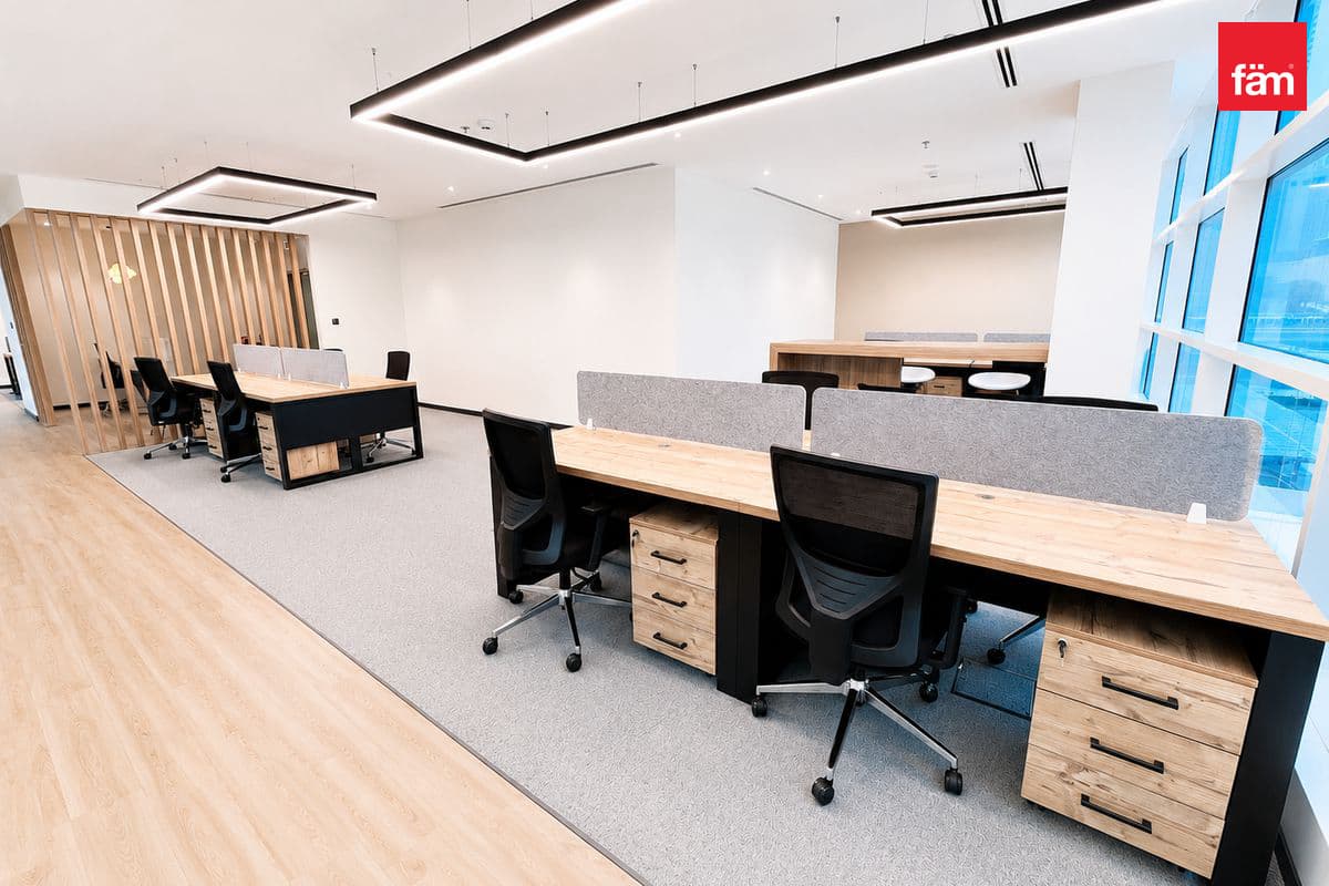 office in Reef Tower - Jumeirah Lake Towers, photograph 3 of 10