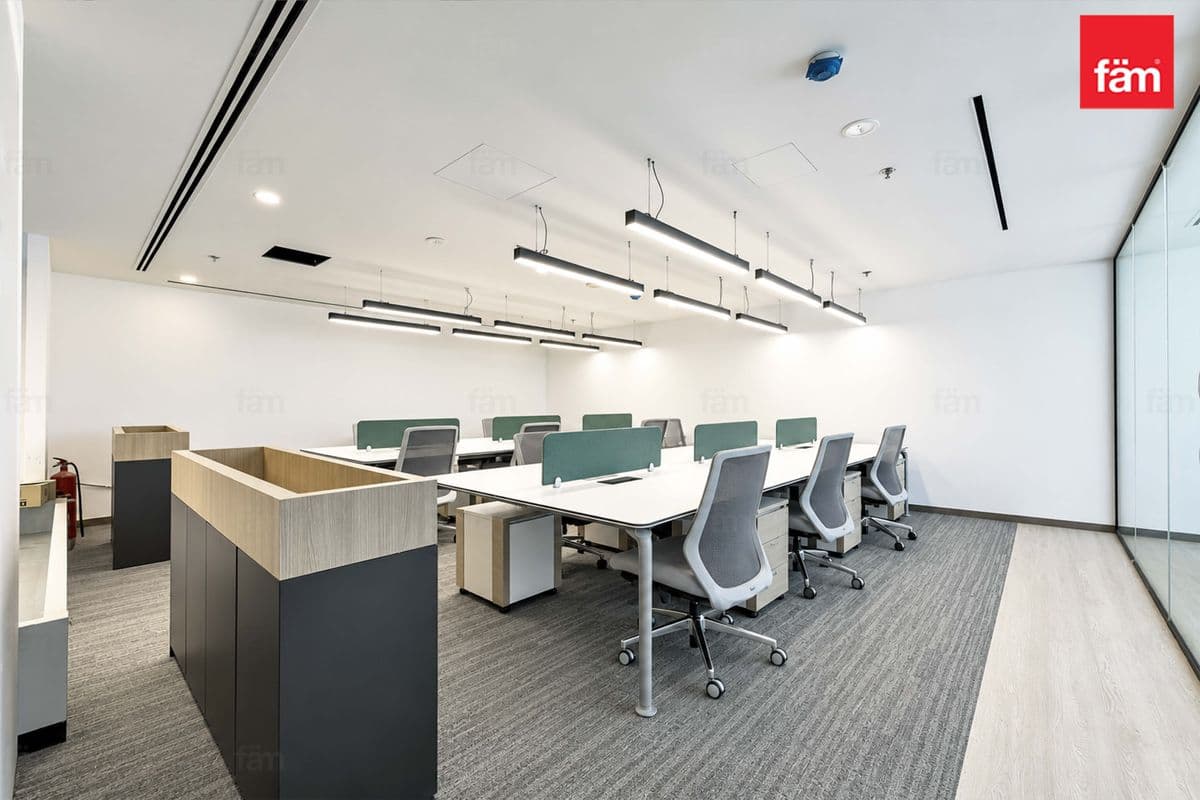 office in Reef Tower - Jumeirah Lake Towers, photograph 12 of 19