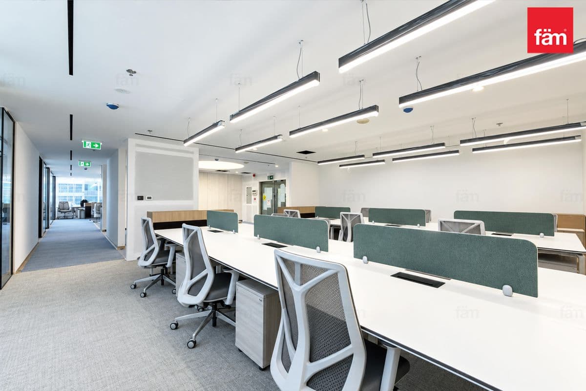 office in Reef Tower - Jumeirah Lake Towers, photograph 6 of 19
