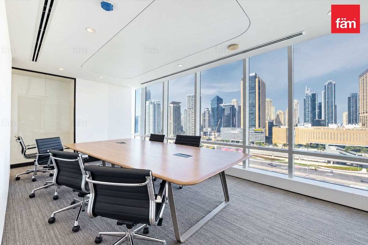 office in Reef Tower - Jumeirah Lake Towers, photograph 2 of 19