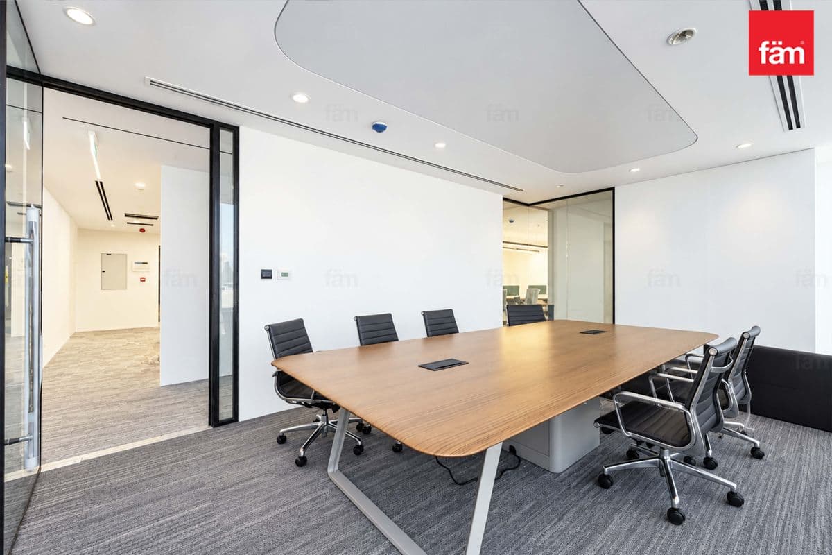 office in Reef Tower - Jumeirah Lake Towers, photograph 17 of 19