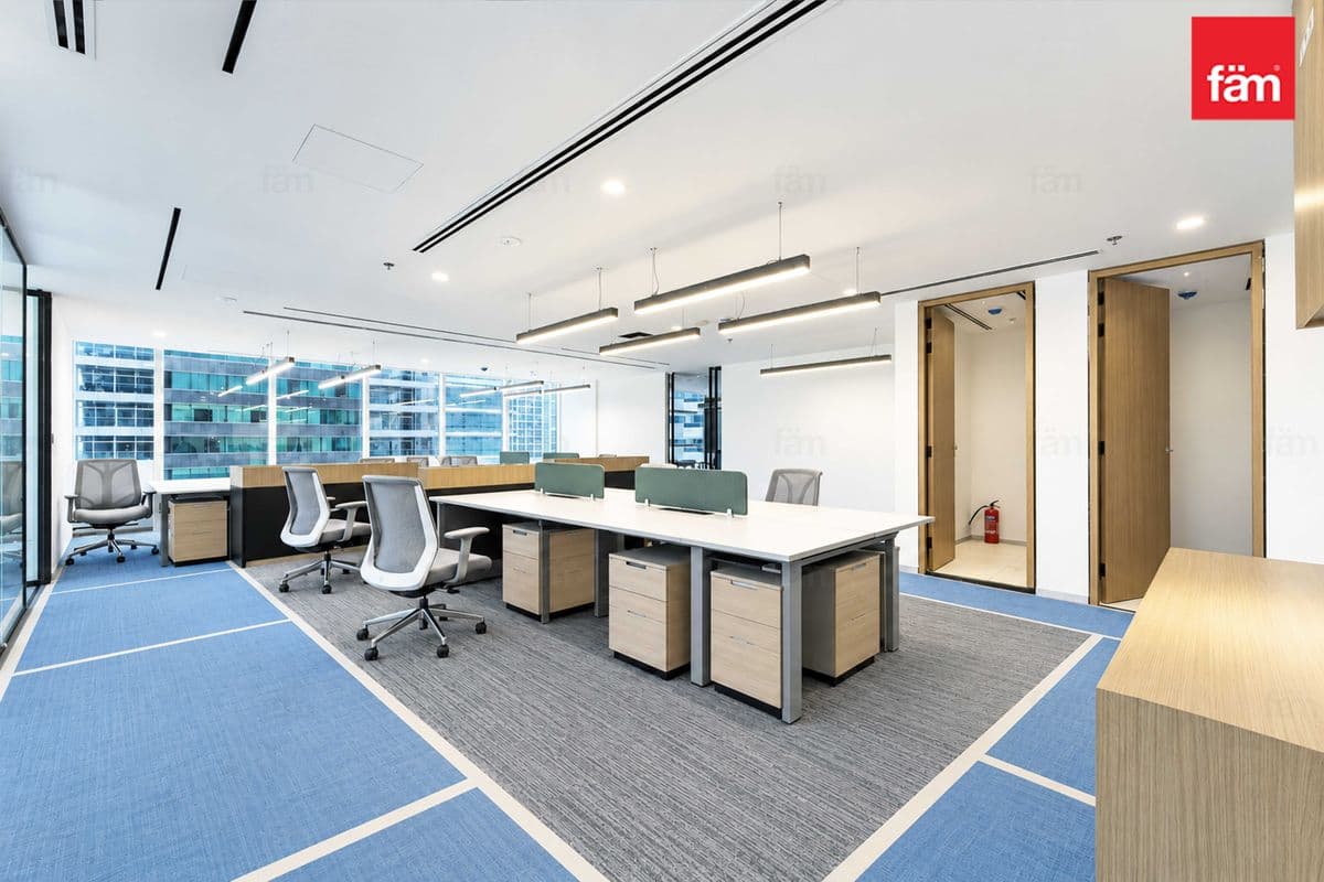 office in Reef Tower - Jumeirah Lake Towers, photograph 13 of 19