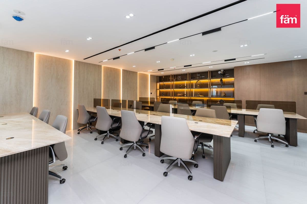 office in SABA TOWER 1, photograph 3 of 20