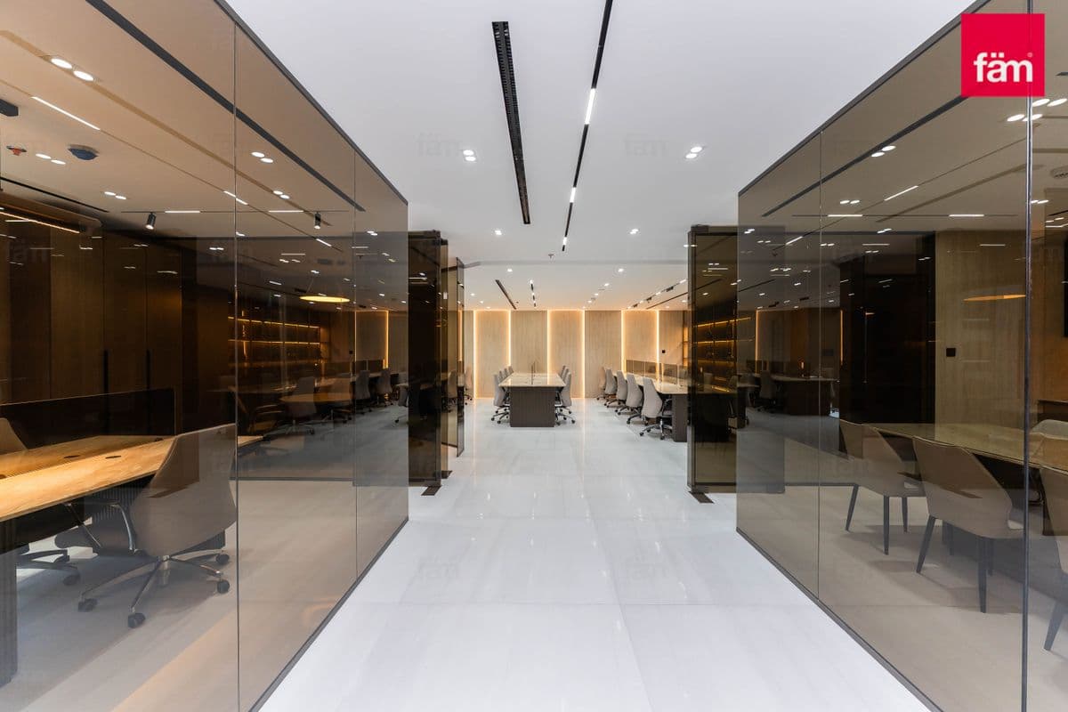 office in SABA TOWER 1, photograph 13 of 20