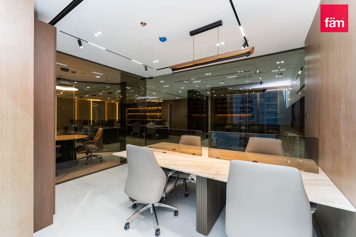 office in SABA TOWER 1, photograph 17 of 20
