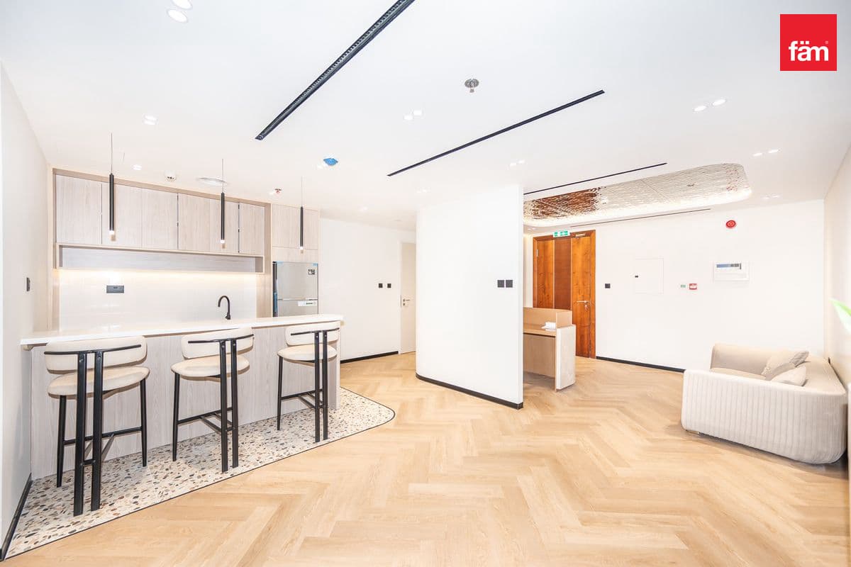 office in SABA TOWER 1, photograph 19 of 20