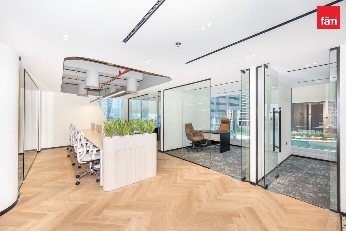 office in SABA TOWER 1, photograph 4 of 20