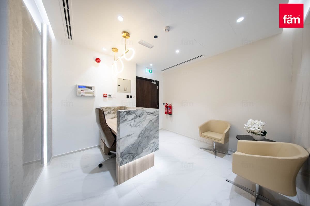 office in Silver Tower (AG Tower), photograph 2 of 12