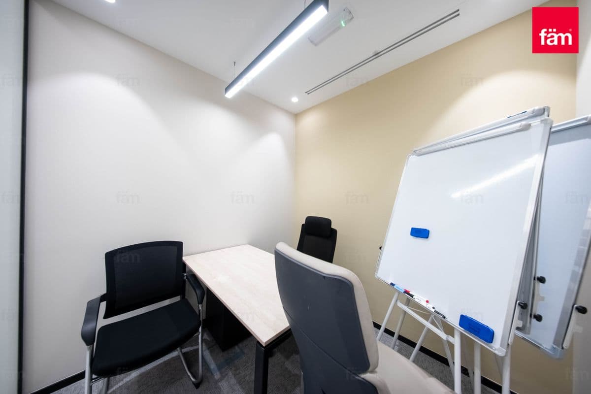 office in Silver Tower (AG Tower), photograph 11 of 12