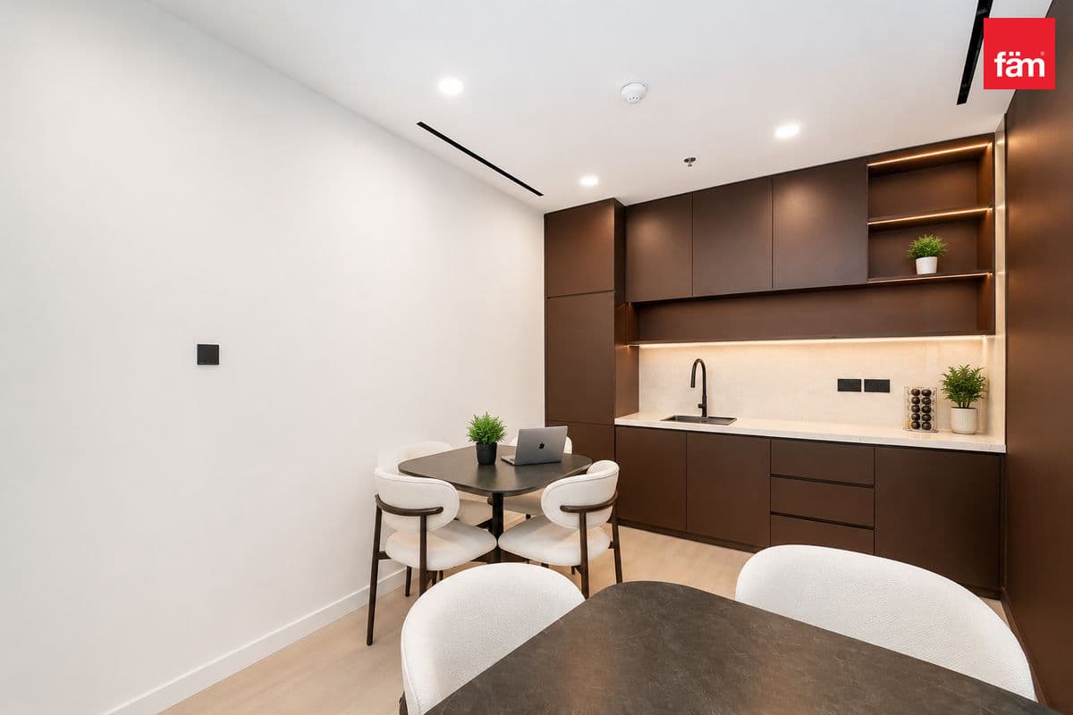 office in Swiss Tower, photograph 15 of 16