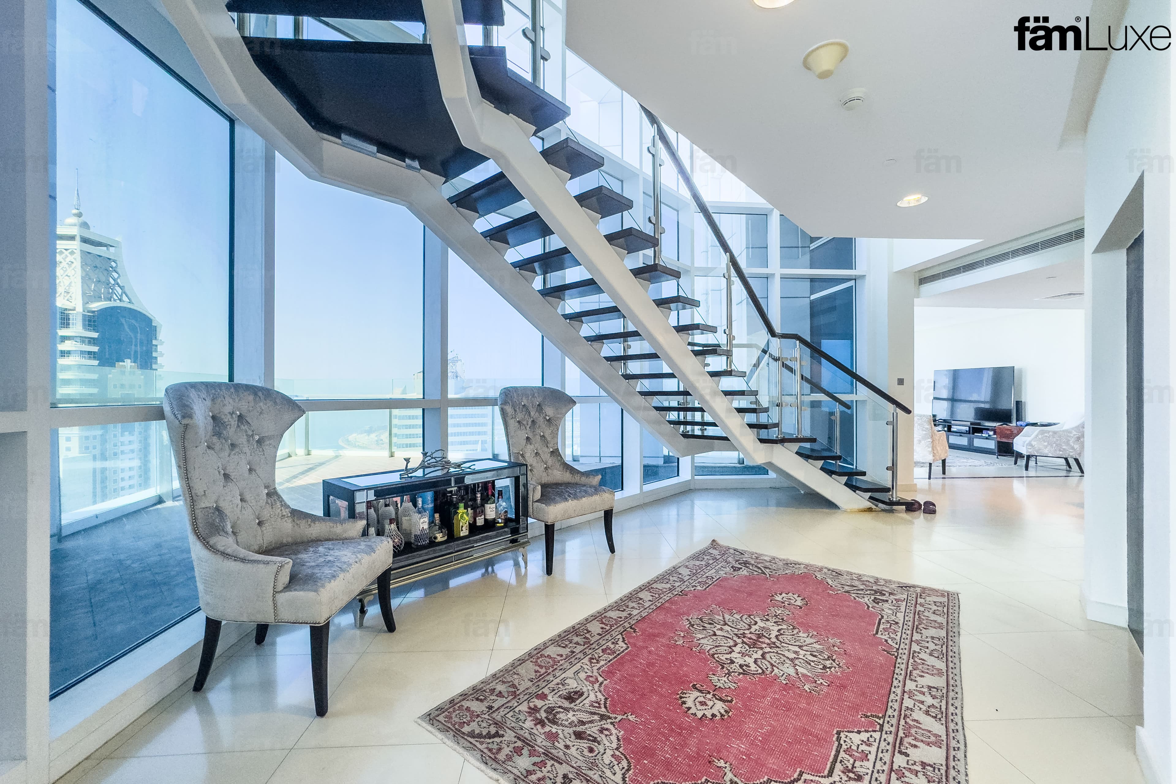 4 bedroom apartment in 23 Marina, photograph 3 of 17
