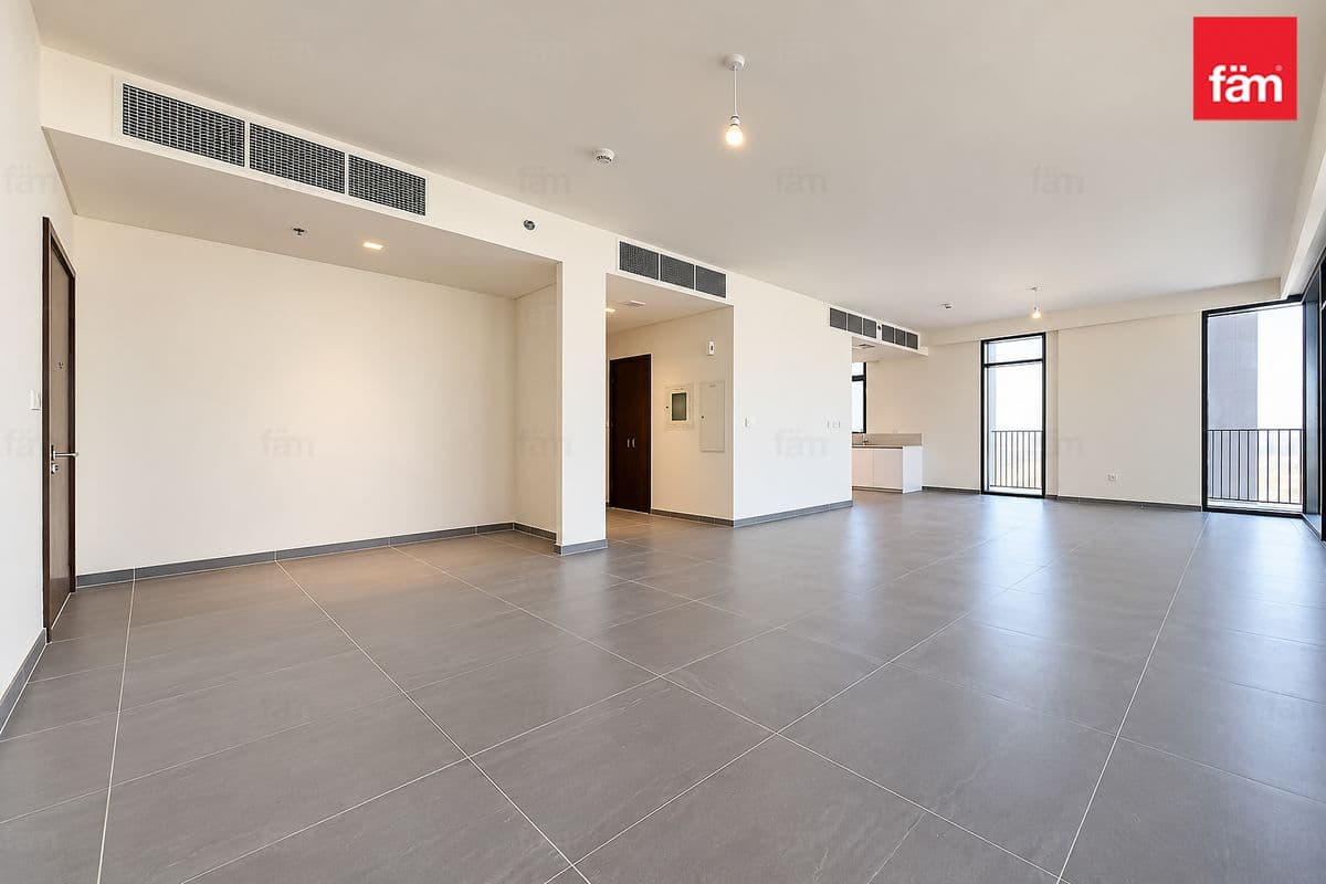 3 bedroom penthouse in Creek Edge Tower 1, photograph 4 of 20